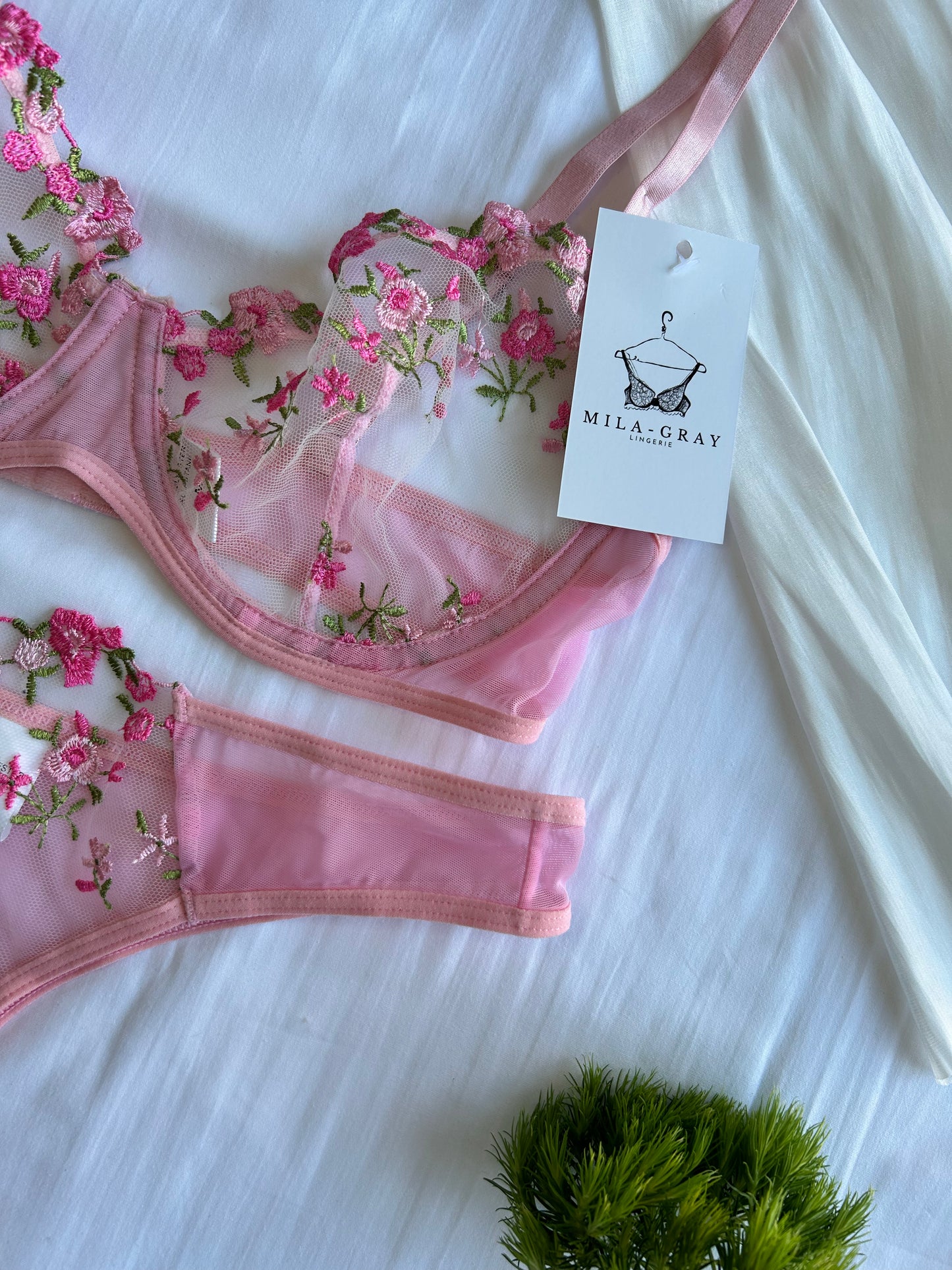 mid-rise blush lace panty