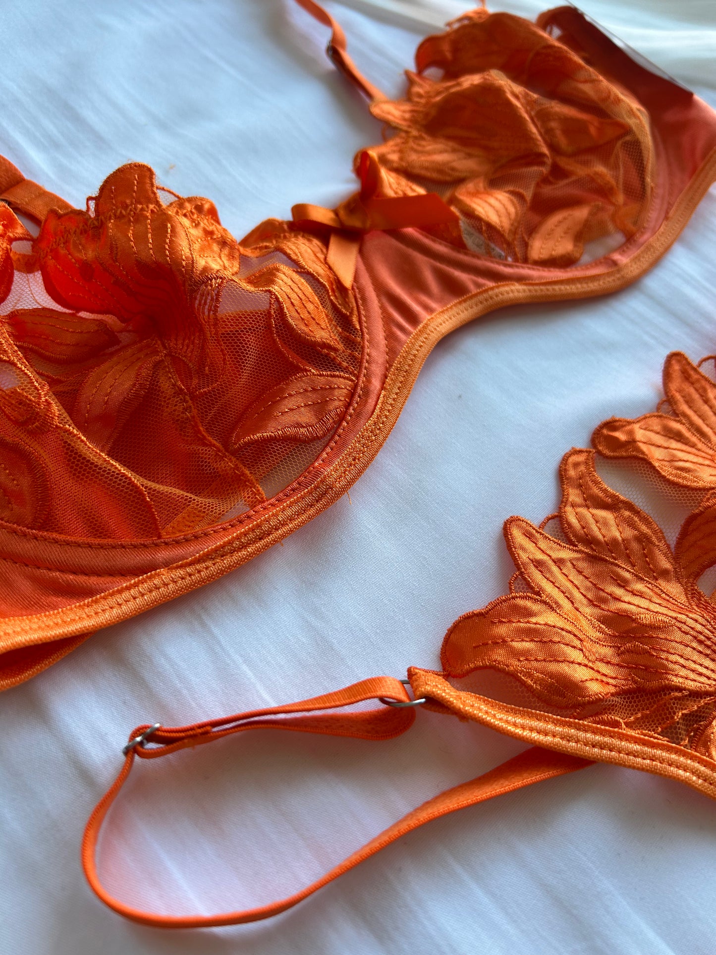 mid-rise golden lace panty