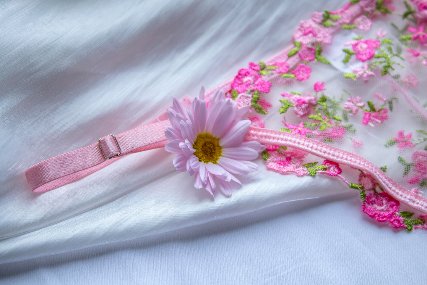 👙 Rosé Dahlia – Adjustable Panty