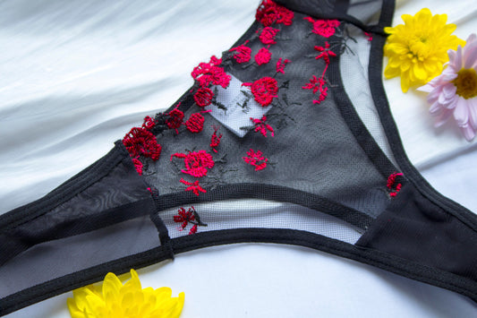 🌹 Obsidian Rose – Thong Panty