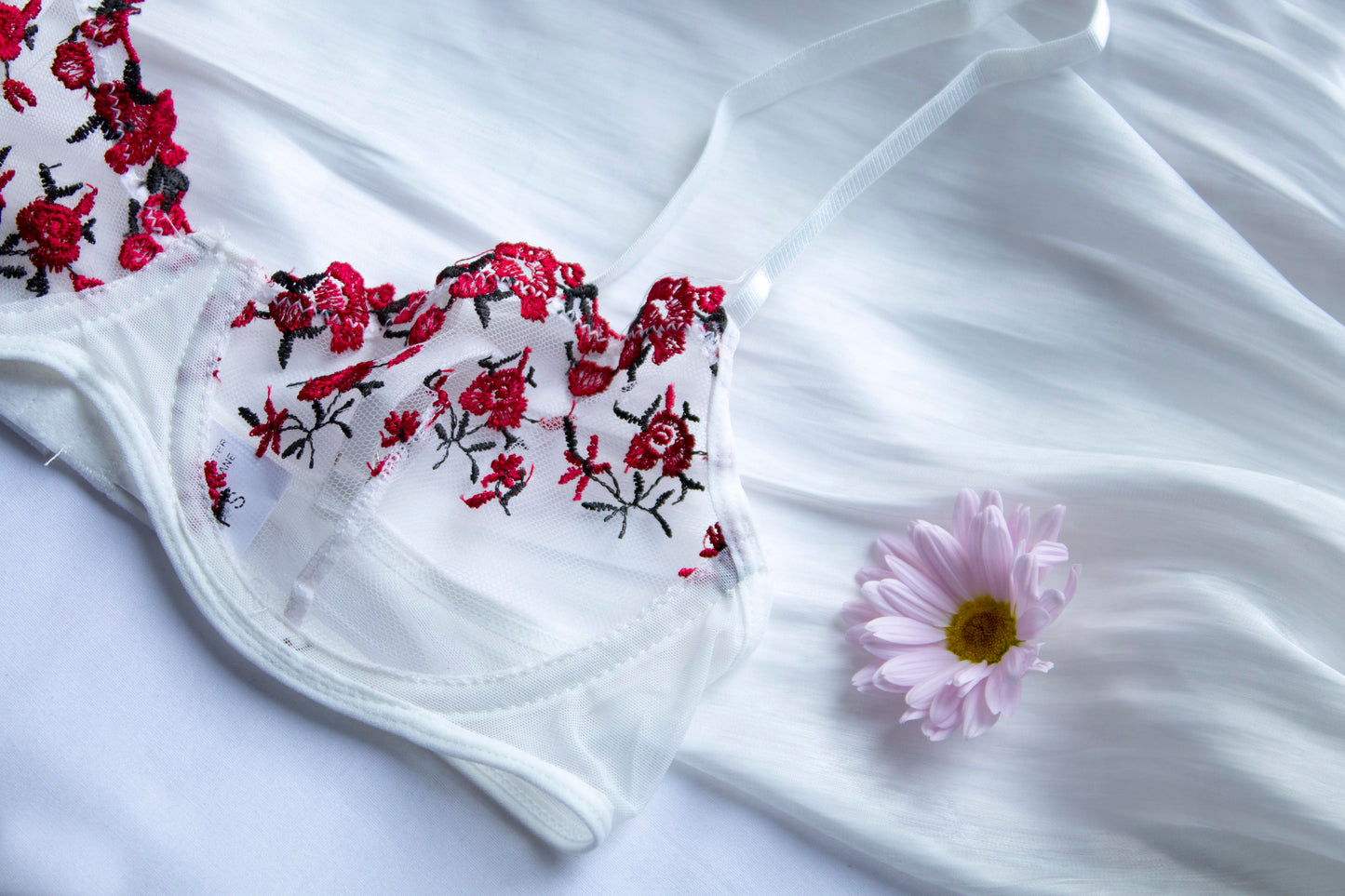 🌹 Ivory Rose – Underwire Bra