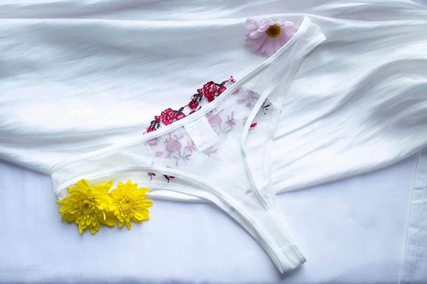 🌹Ivory Rose – Thong Panty