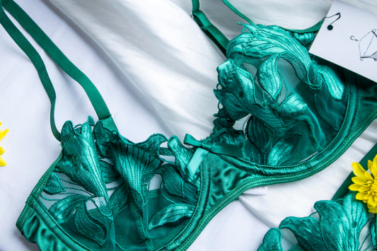 emerald green lace lingerie set