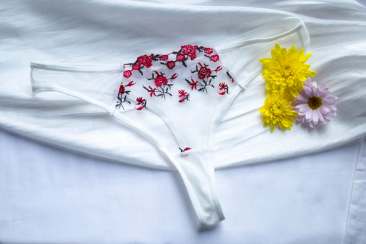 🌹Ivory Rose – Thong Panty